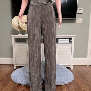 Dance With Me Wide Leg Olive Pants. Size US 6. Excellent Stretch & Fit!